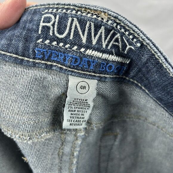 REFUGE RUNWAY Jeans 4R Everyday Boot Low Rise Distressed Whiskered Casual - Picture 13 of 16
